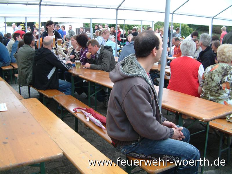 2010.04.30 Maibaumaufstellung (13).JPG